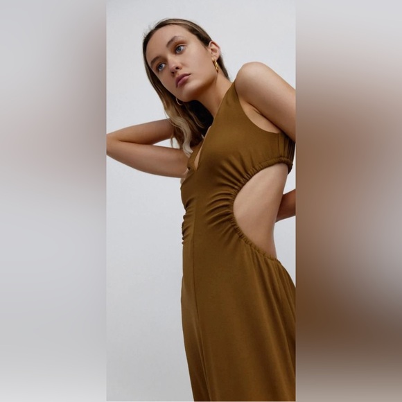 Significant other Dresses & Skirts - Significant Other Beige Open Back Maxi Dress Size 8